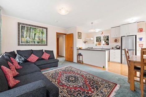 Photo of property in 41 Stottholm Road, Titirangi, Auckland, 0604