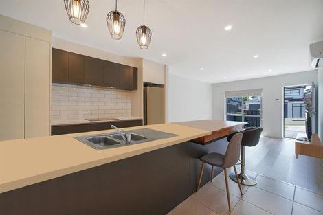 Photo of property in 64b Crestview Rise, Papakura, 2110