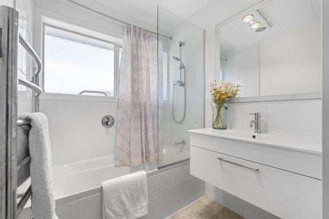 Photo of property in 1/83 Centreway Road, Orewa, 0931