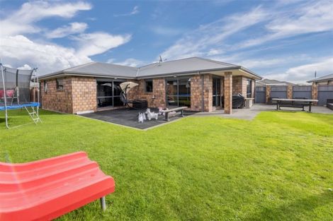 Photo of property in 16 Okarito Avenue, Levin, 5510