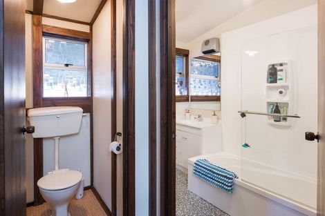 Photo of property in 11 Cornwall Street, Picton, 7220