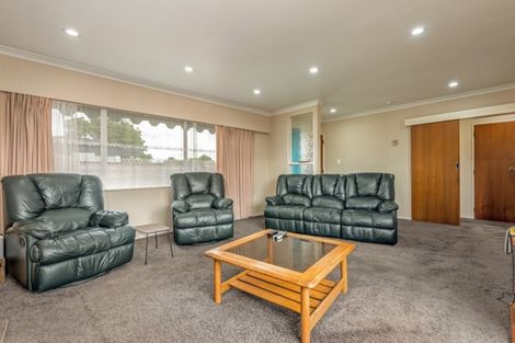 Photo of property in 10 Hollows Crescent, Takaro, Palmerston North, 4412