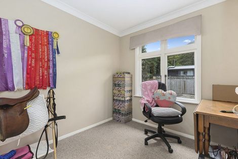 Photo of property in 64 Airlie Road, Plimmerton, Porirua, 5026