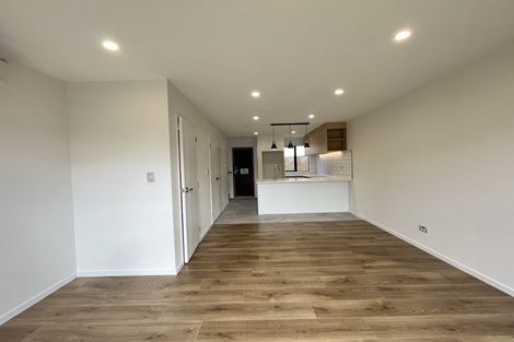 Photo of property in 4/31 Reid Road, New Lynn, Auckland, 0600