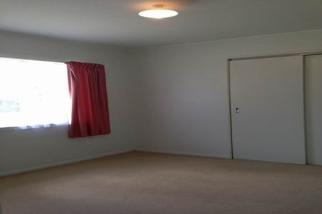 Photo of property in 10 Barron Drive, Green Bay, Auckland, 0604