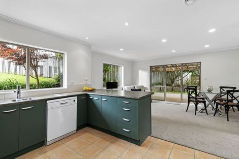 Photo of property in 1 Landvale Court, Browns Bay, Auckland, 0630