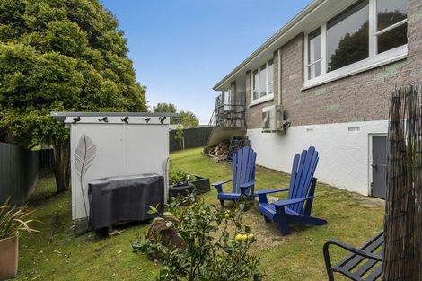 Photo of property in 2 Mahinawa Street, Takapuwahia, Porirua, 5022