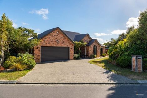 Photo of property in 70 Mount Marua Way, Timberlea, Upper Hutt, 5018