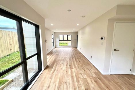 Photo of property in 44d Innismara Avenue, Wattle Downs, Auckland, 2103