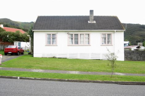 Photo of property in 20 Cleland Crescent, Naenae, Lower Hutt, 5011