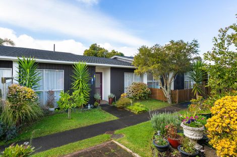 Photo of property in 4/109a Te Atatu Road, Te Atatu South, Auckland, 0610