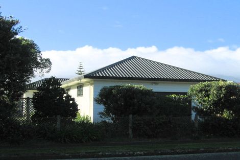 Photo of property in 56 William Street, Waikanae Beach, Waikanae, 5036