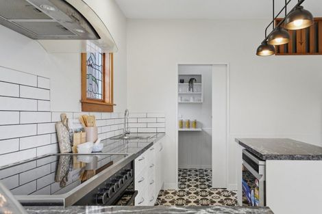 Photo of property in 12 Cashmere Road, Cashmere, Christchurch, 8022