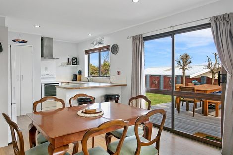 Photo of property in 2 Battersea Place, Richmond Heights, Taupo, 3330