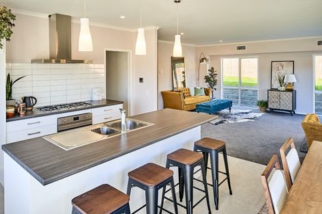 Photo of property in 113 Queen Charlotte Drive, Aotea, Porirua, 5024