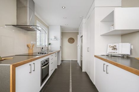 Photo of property in 21 Landview Road, Parkvale, Tauranga, 3112