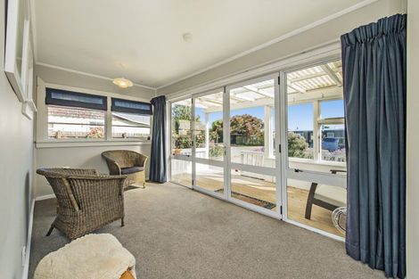 Photo of property in 25 Cross Street, Waikuku Beach, 7473