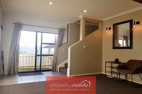 Photo of property in 10 Lindaver Grove, Merrilands, New Plymouth, 4312