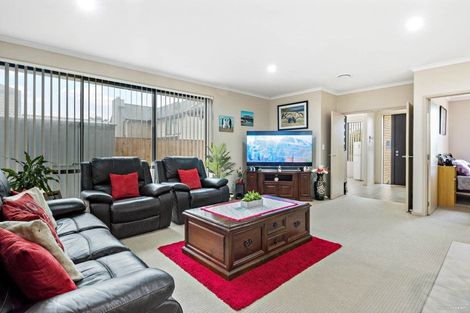 Photo of property in 17 Durbin Court, Greenhithe, Auckland, 0632