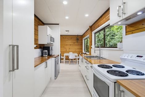 Photo of property in 2b Collingwood Road, Waiuku, 2123