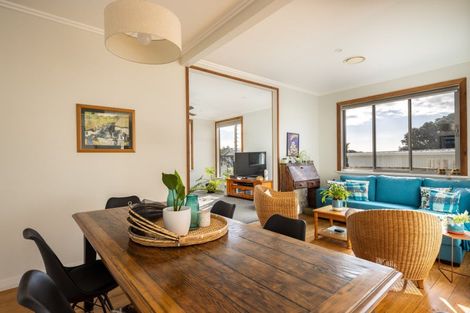 Photo of property in 8 Autere Street, Strandon, New Plymouth, 4312