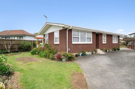 Photo of property in 15 Kambalda Street, Mangere Bridge, Auckland, 2022