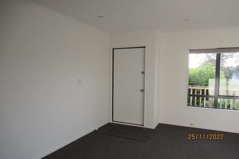 Photo of property in 27 Brougham Place, West Harbour, Auckland, 0618