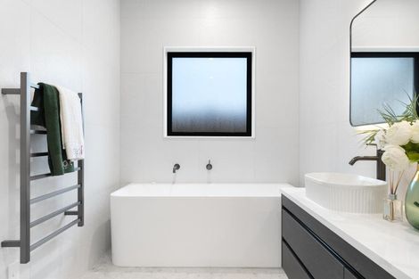 Photo of property in 32 Streamview Way, Long Bay, 0792