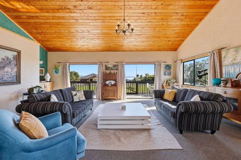 Photo of property in 166 Torkar Road, Clarks Beach, 2122