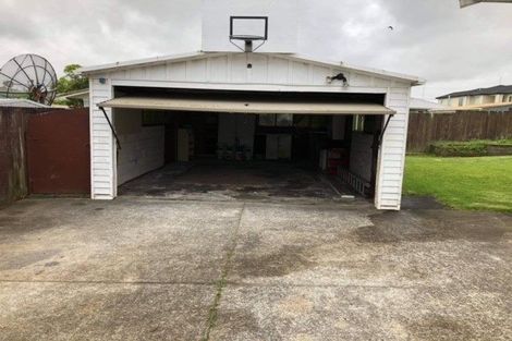 Photo of property in 40 Larissa Avenue, Henderson, Auckland, 0610