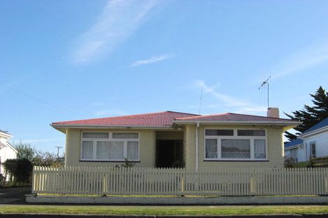 Photo of property in 17 Carlton Avenue, Gonville, Whanganui, 4501