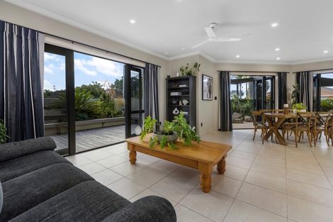 Photo of property in 2 Santa Monica Drive, Papamoa Beach, Papamoa, 3118