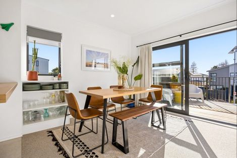 Photo of property in 2 Kaokao Lane, Mangere, Auckland, 2022