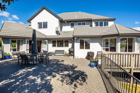 Photo of property in 56 Molyneux Close, Whitby, Porirua, 5024