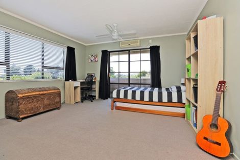 Photo of property in 8 Ritchie Place, Havelock North, 4130