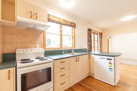 Photo of property in 27 Pembroke Street, Highbury, Palmerston North, 4412