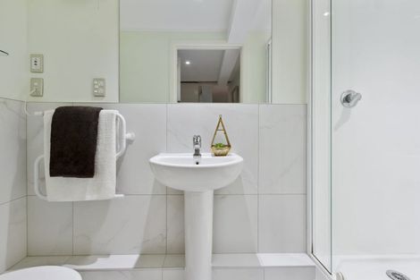 Photo of property in 2/17 Belmont Terrace, Milford, Auckland, 0620