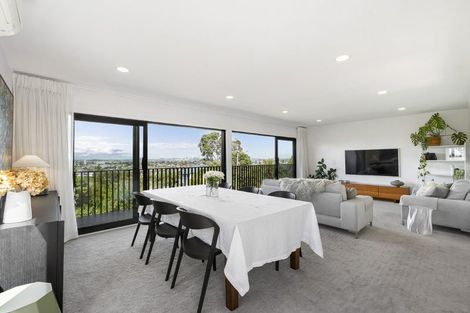 Photo of property in 2/86 Seaview Road, Castor Bay, Auckland, 0620