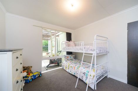 Photo of property in 12 Westmere Place, Takaro, Palmerston North, 4412