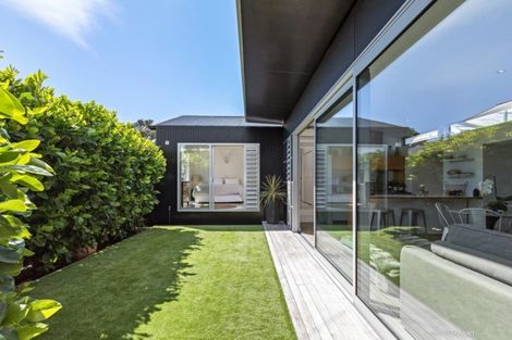 Photo of property in 20 Mantell Street, Seatoun, Wellington, 6022