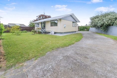 Photo of property in 86 Oakfield Crescent, Pukete, Hamilton, 3200
