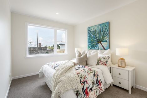 Photo of property in 54 St Leonards Road, Kelston, Auckland, 0602