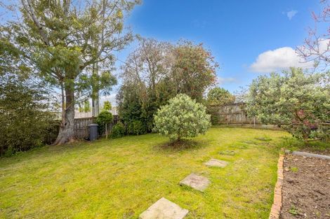 Photo of property in 2/27 Raleigh Road, Northcote, Auckland, 0627