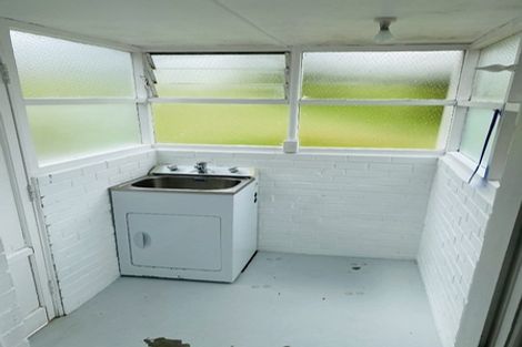 Photo of property in 2/12 Raines Avenue, Forrest Hill, Auckland, 0620