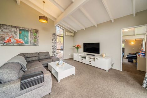 Photo of property in 26 Woolwich Close, Whitby, Porirua, 5024