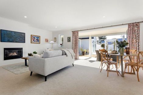 Photo of property in 22 Ruge Court, Cambridge, 3434