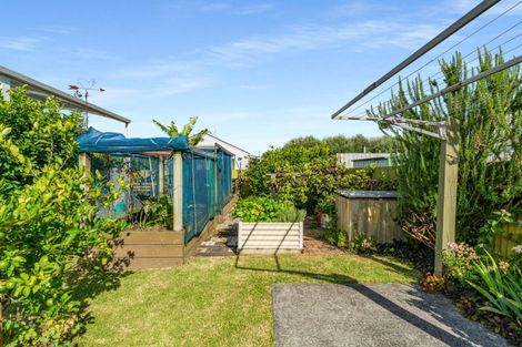 Photo of property in 102 Mark Street, Whangamata, 3620