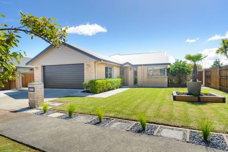 Photo of property in 7 Walnut Grove, Kelvin Grove, Palmerston North, 4414
