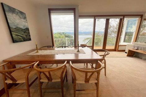 Photo of property in 18 Fortification Road, Karaka Bays, Wellington, 6022