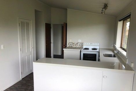 Photo of property in 1/104 Ravenwood Drive, Forrest Hill, Auckland, 0620